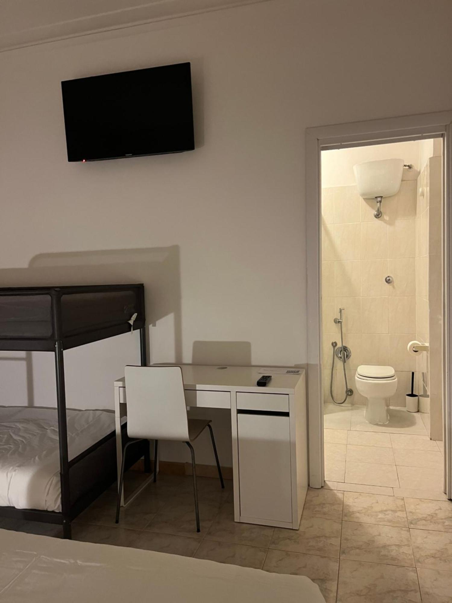 Scalo 71 Guest House โรม ภายนอก รูปภาพ