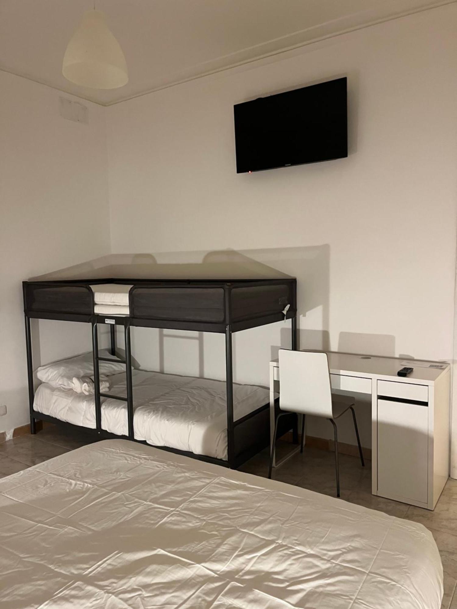 Scalo 71 Guest House โรม ภายนอก รูปภาพ